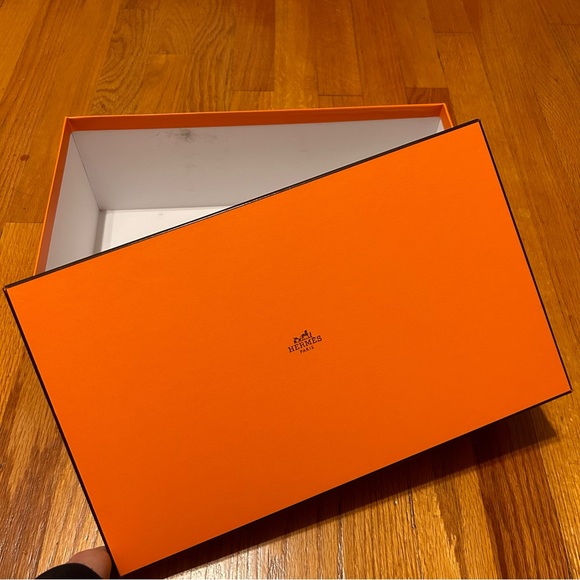 Hermes Gift Box - Picture 3 of 9